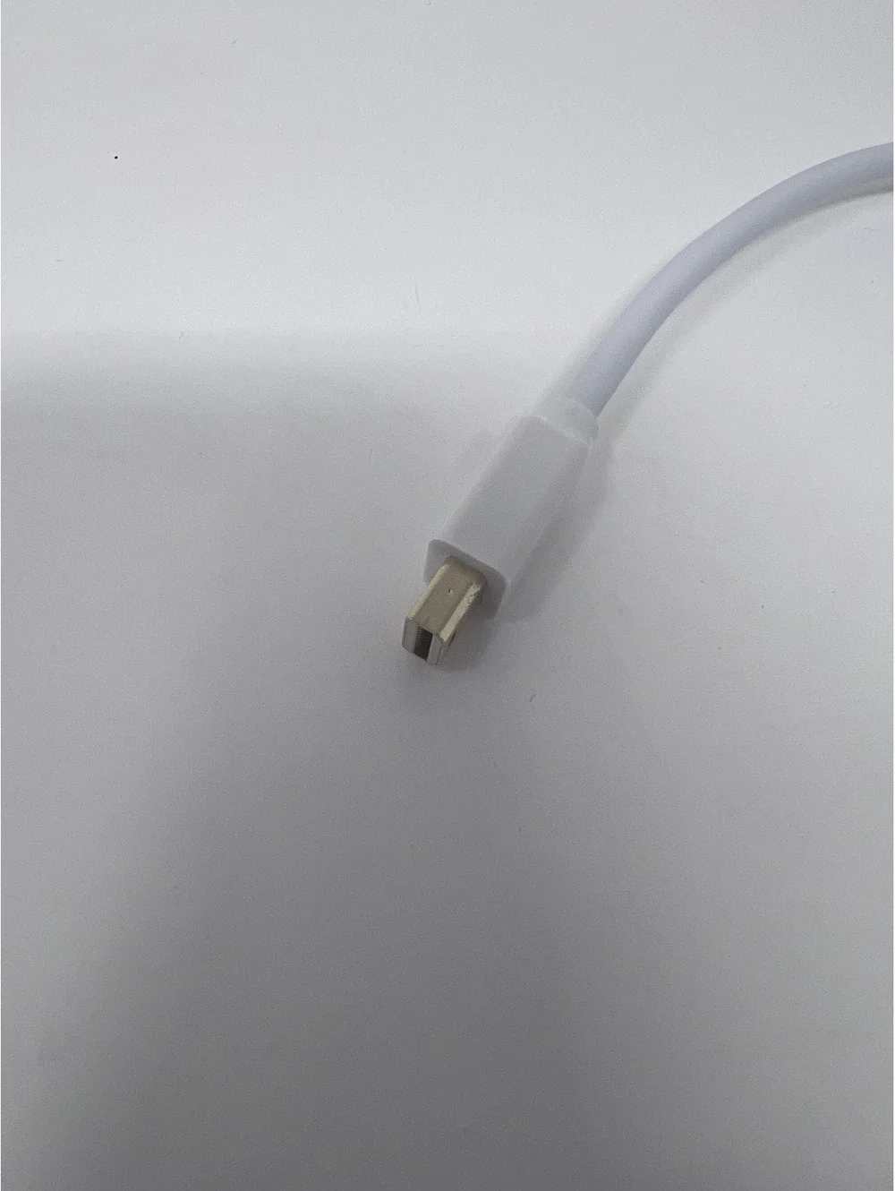 SIIG Mini DisplayPort 1.2 to HDMI/DVI/VGA 3-in-1 Conversion Adapter